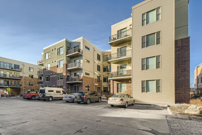 Building Photo - Modern 1 BDR in Peloton - Ground Floor - Full Accessible