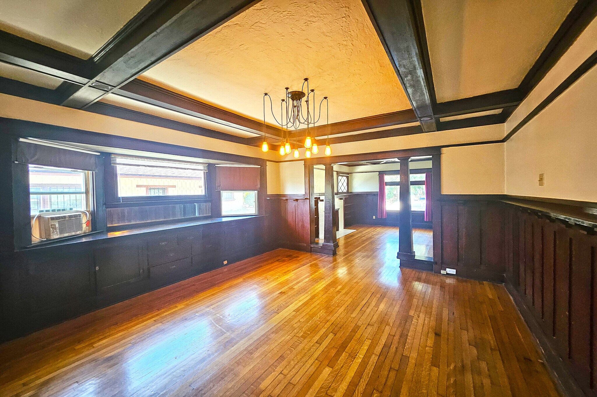 Building Photo - 648 N Heliotrope Dr