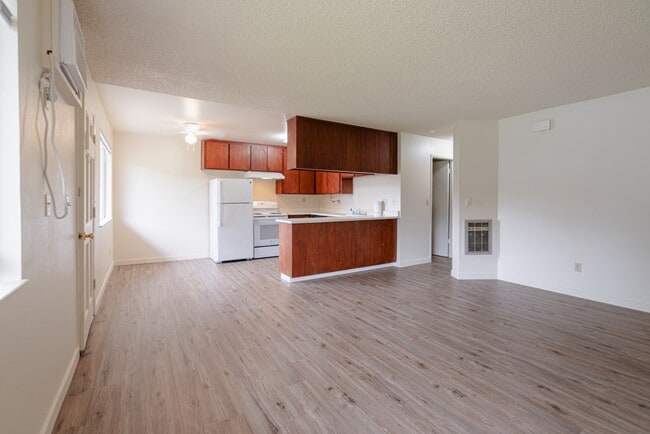 Building Photo - 1220 Fairview Dr