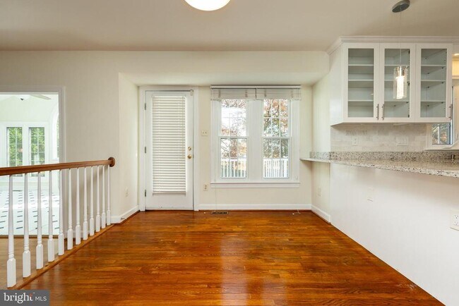 Building Photo - 14209 Floral Park Dr