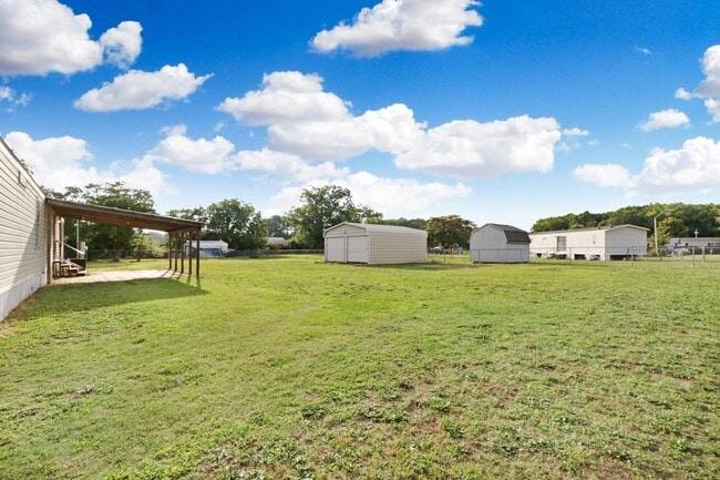 Building Photo - 2 BR, 2 BA Mobile Home w/ 2-Car Detached G...