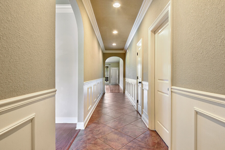 Gorgeous foyer - 12170 Canterbury park dr