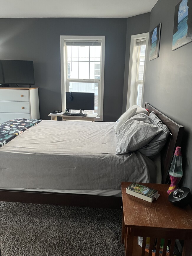 Building Photo - 5648 Winnetka Ave N