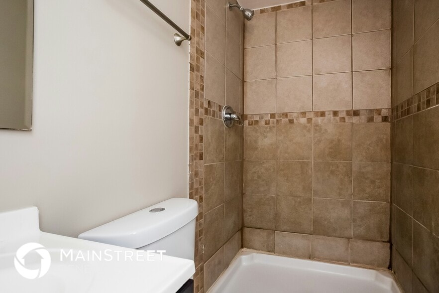 Building Photo - 2134 Elinwood Dr