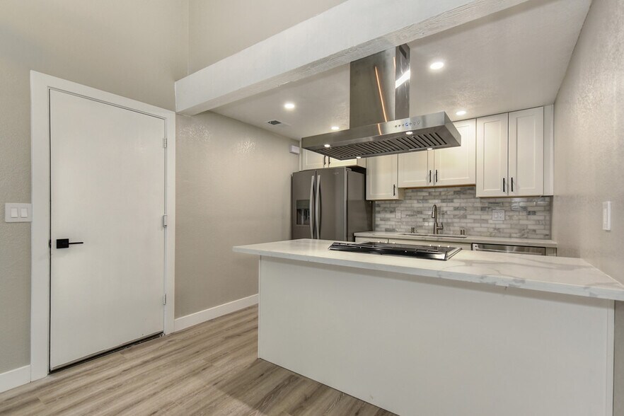 Building Photo - 9626 Knickers Ct