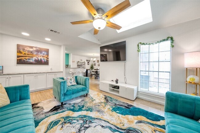 Building Photo - 10912 Gulf Fwy