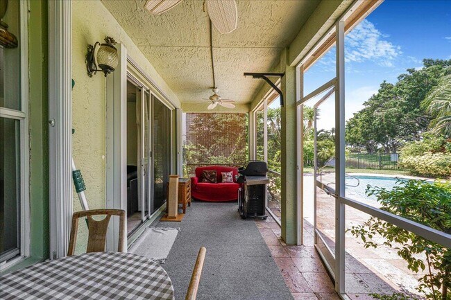 Building Photo - 19059 Skyridge Cir