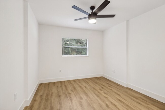 Building Photo - Welcome to San Marco Sq Apartments - NOW OFFERING a 12mo Lease for this amazing 1 bedroom apartme...