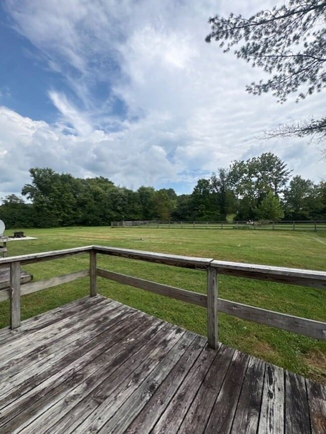 Building Photo - 13600 Sinking Creek Rd