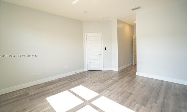 Building Photo - 10574 NW 81st Terrace