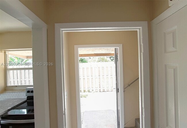 Building Photo - 1029 C 1029-1031 C