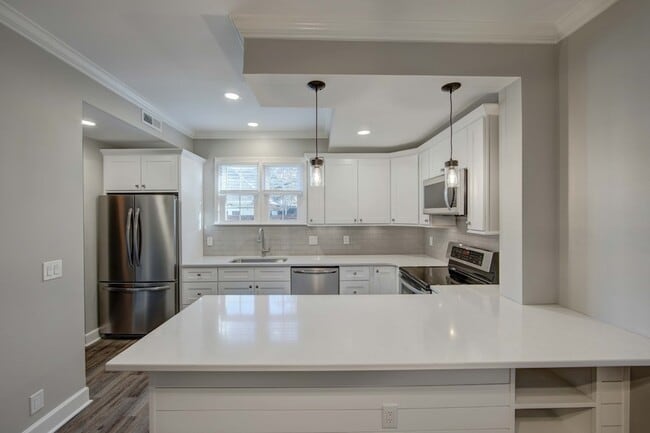 Building Photo - 1129 W Main St