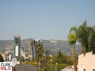 Hollywood Sign View - 6014 Barton Ave