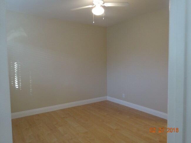 Building Photo - 382 La Perle Pl