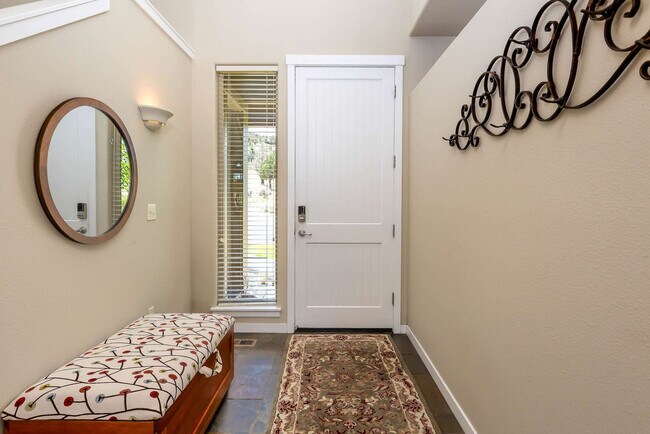 Building Photo - 10576 Village Loop