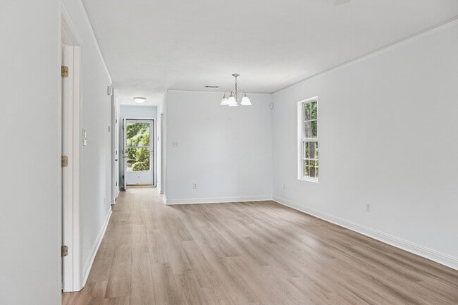 Building Photo - 2032 Buckhaven Way