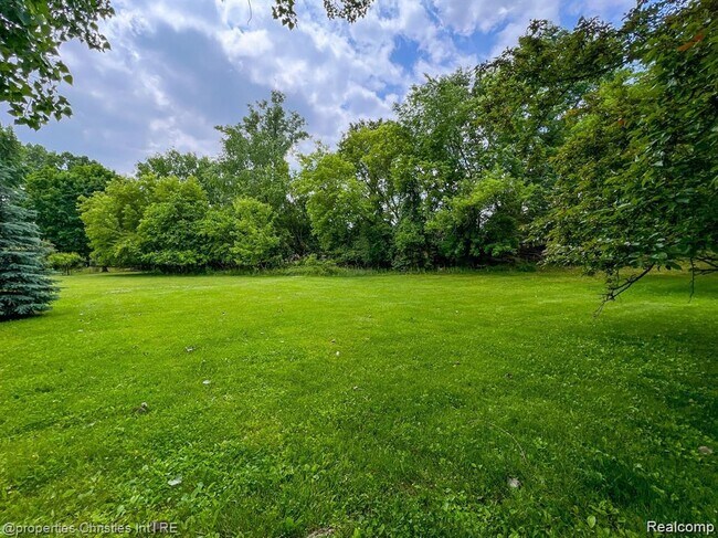 Building Photo - 126 Orchardale Dr