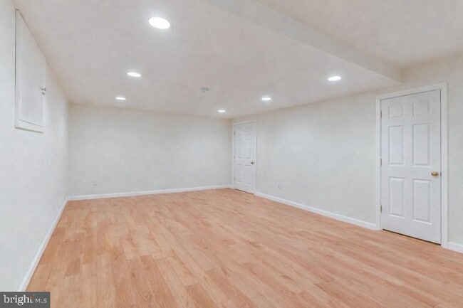 Building Photo - 7220 Vistas Ln