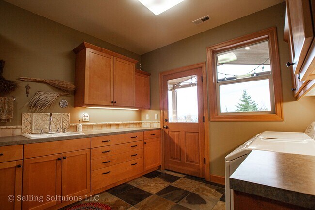 Building Photo - 5010 SE 362nd Ave