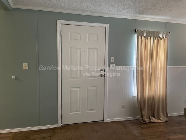 Building Photo - 9840 Redland Rd