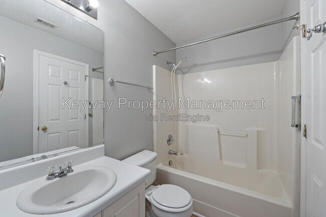 Building Photo - 107 Stonington Ln SW