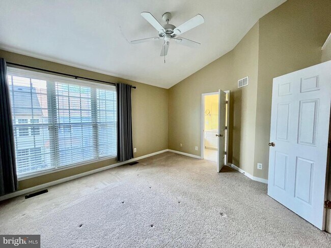Building Photo - 7504 Lamoyne Ct