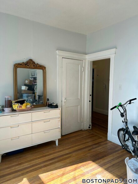 Building Photo - 86 Glenville Ave