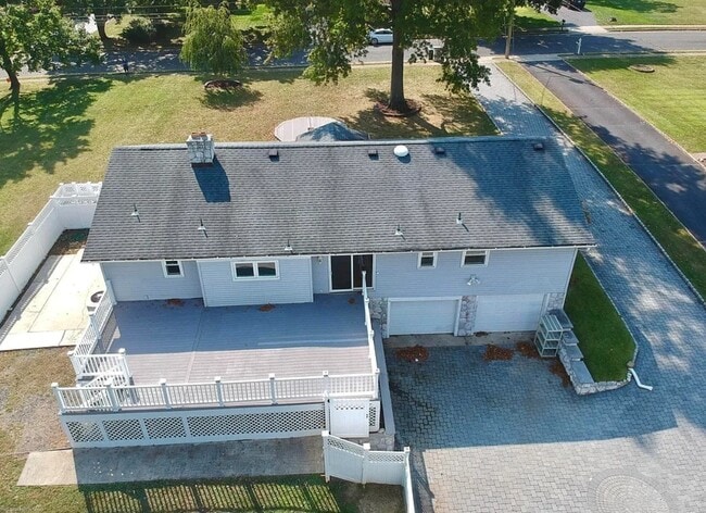 Building Photo - 32 Meadowbrook Ln