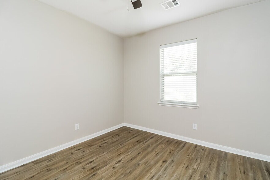 Building Photo - 1533 Conley Ln