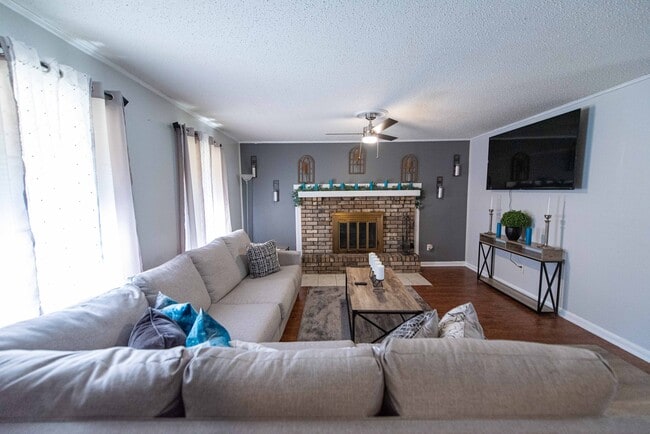 Building Photo - 9108 Peach Tree Ln