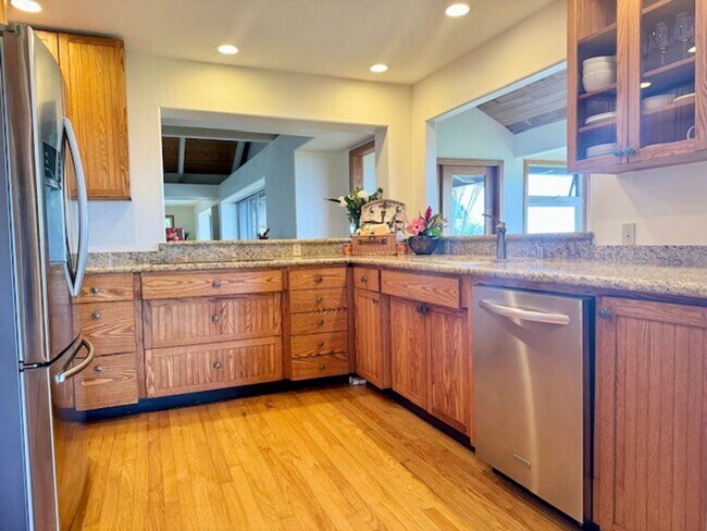 Building Photo - Luxury- Kona Hills Estates : Furnished Exquisite 3-Bedroom, 3.5 Bathroom Retreat