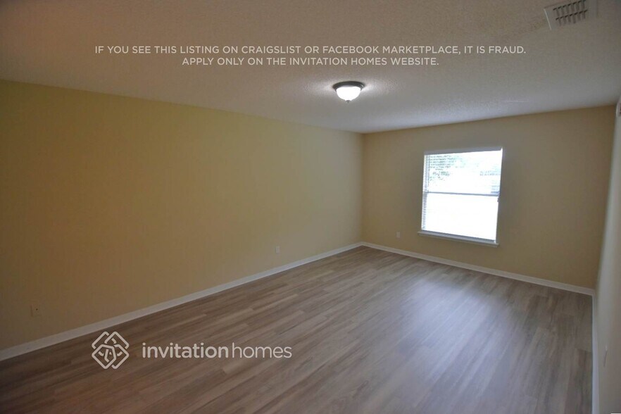 Building Photo - 10351 Lancashire Dr S