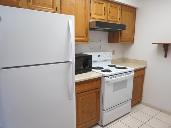 Building Photo - 5750 N Camino Esplendora