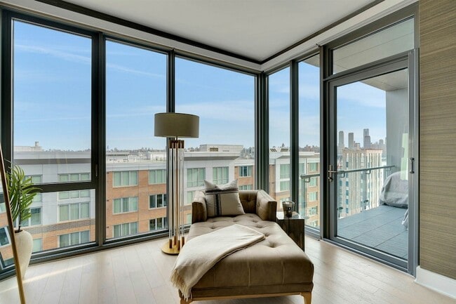 Building Photo - 9 Ave at Port Imperial