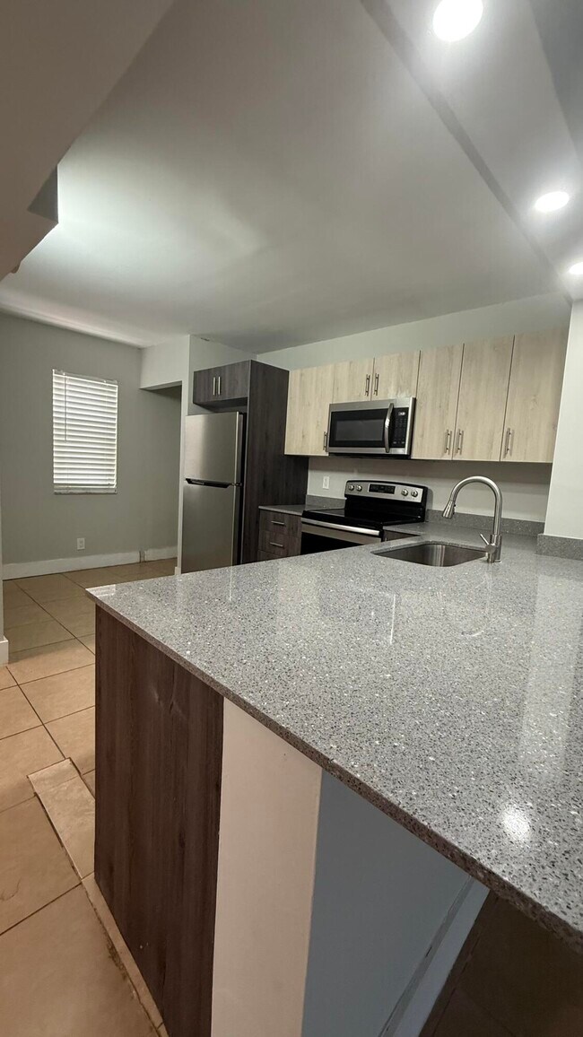 Building Photo - 4837 Arjaro Dr