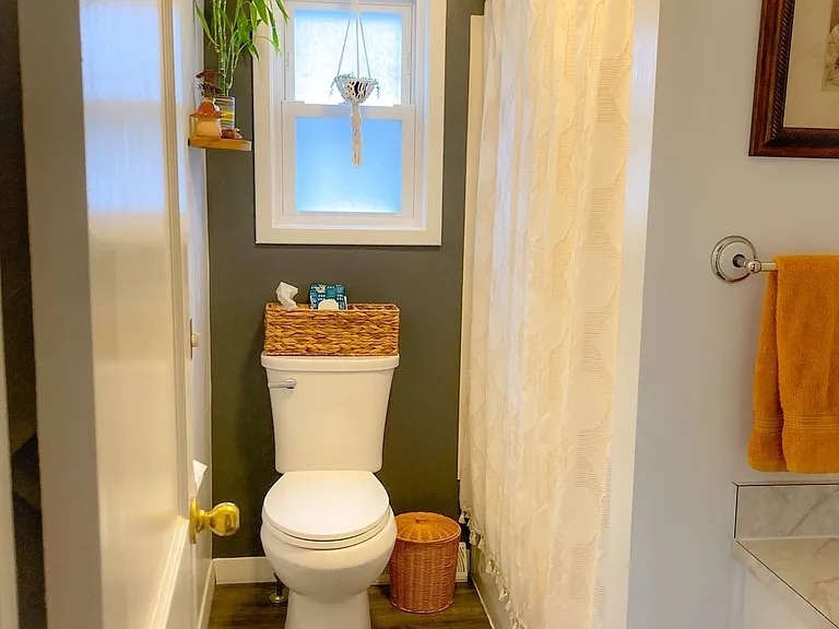 Building Photo - 303 Franklin St