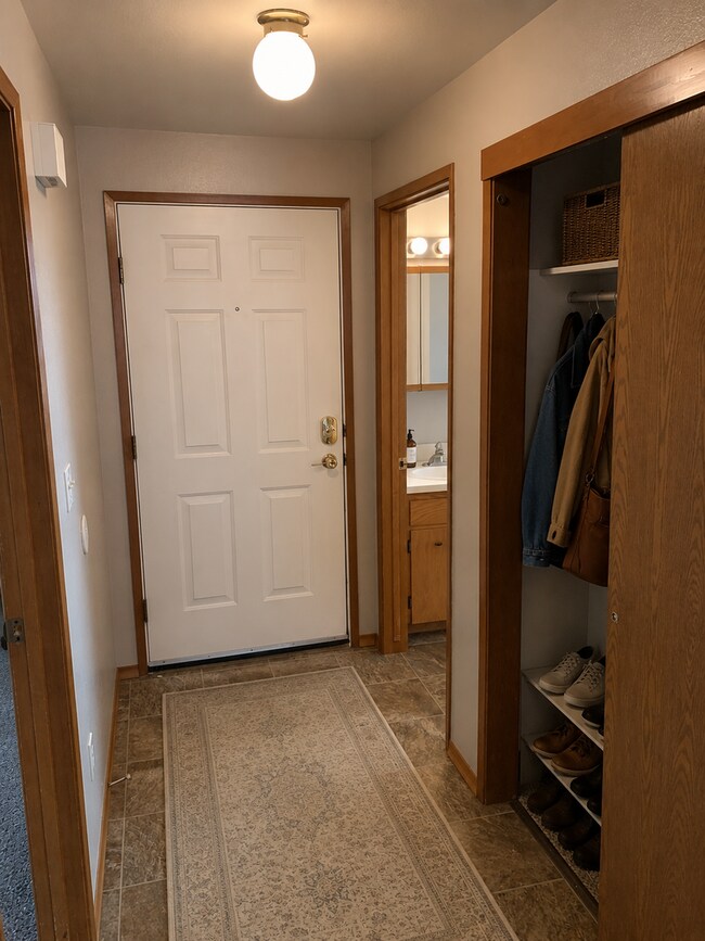 Building Photo - 3408 Vincenta Way