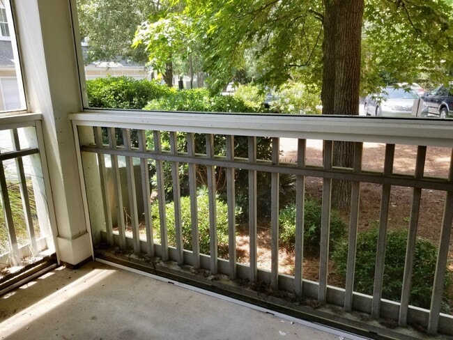 Building Photo - Two bedroom condo at 254 Seven Farms - Dan...