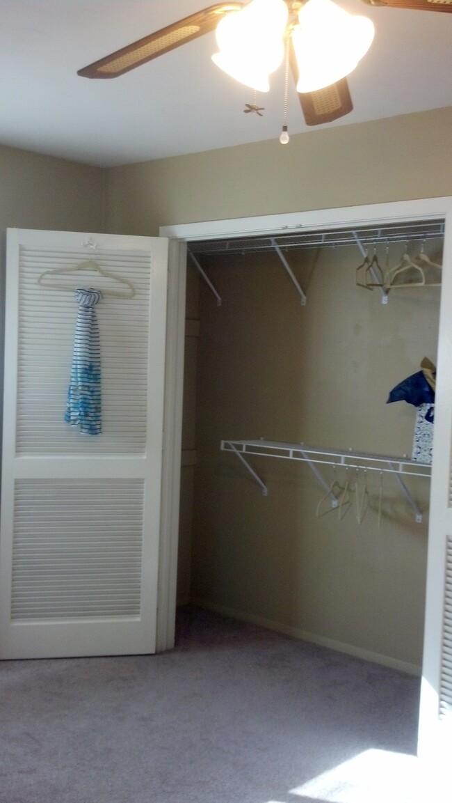 Building Photo - 3919 N Donna Ln