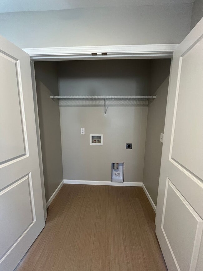 Building Photo - 492 State Rd S-42-2289