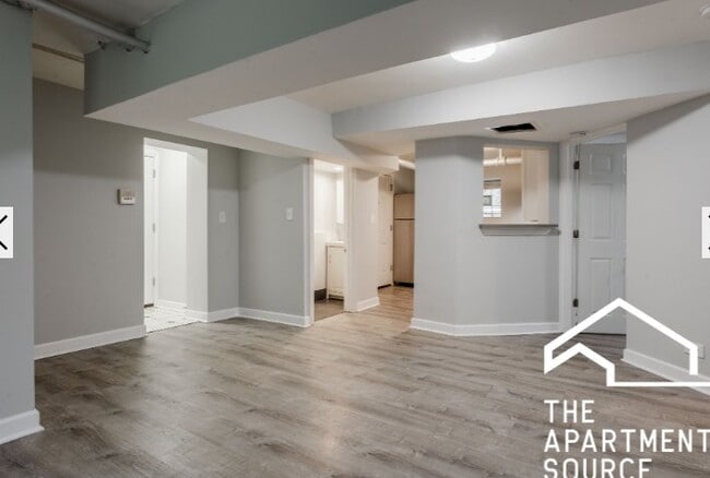 Building Photo - 5051 N Damen Ave