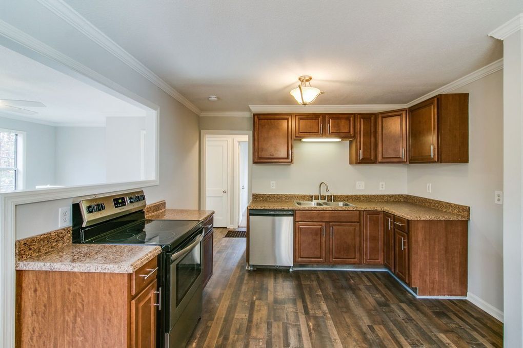 Building Photo - 713 Ridgecrest Dr
