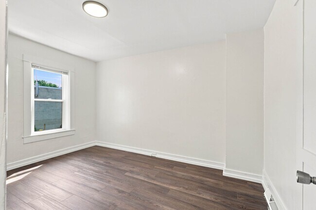 Building Photo - 405 Beaver St