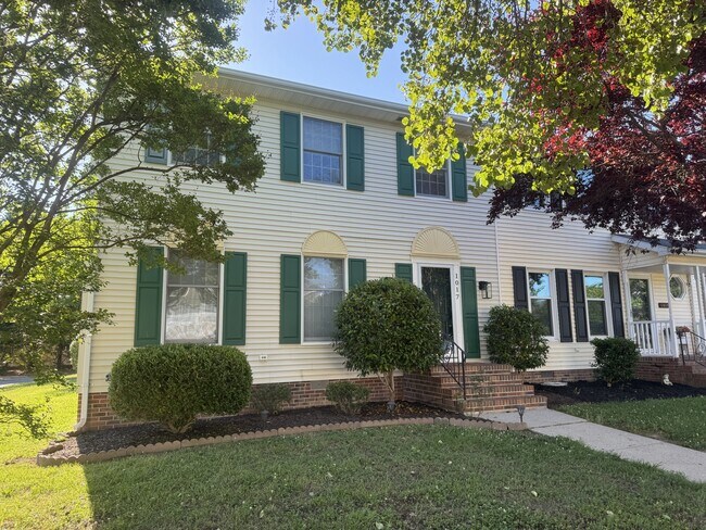 Building Photo - 1017 Baccharis Dr