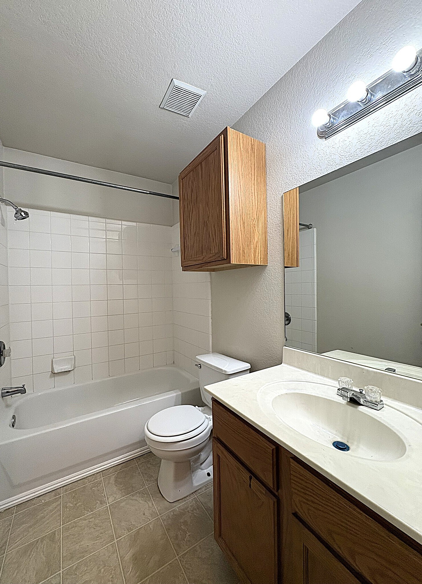 Building Photo - 1611 Inca Dr