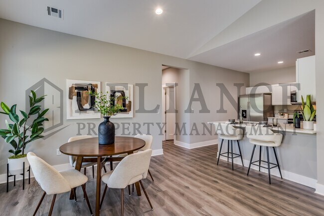 Building Photo - 4940 N Vassar Ave