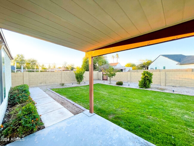 Building Photo - 1460 E Todd Dr