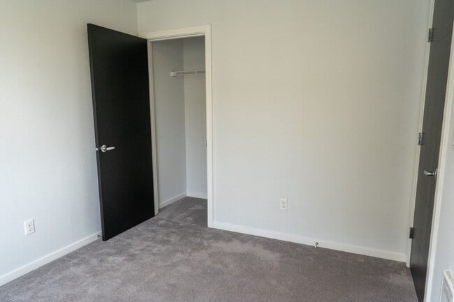 Building Photo - 3Bd/3.5Ba Seattle Townhouse