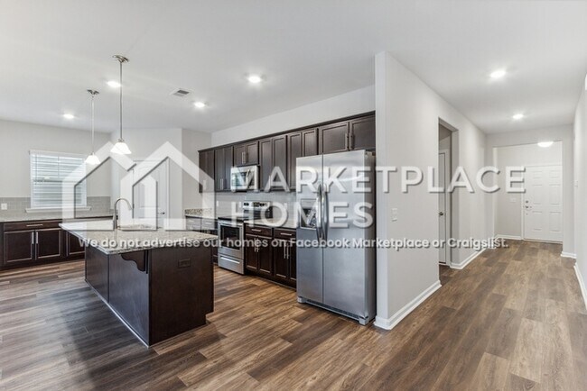 Building Photo - 213 Sessile Oak Dr