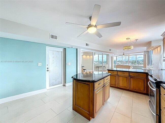 Building Photo - 401 N Riverside Dr